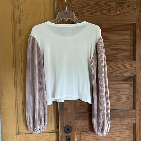 Upcycled Def Leppard Tshirt. - Picture 4 of 4